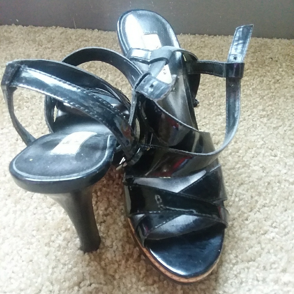 Really nice heel you can wear them with everything